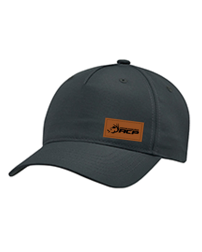 Casquette à couette ACP écusson brun pour femme